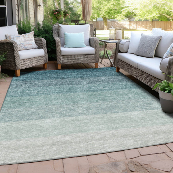 Homeroots 3' Beige And Ivory Ombre Area Rug - Stylish, Washable Design For Indoor & Outdoor Use, Durable Fun! 3' X 5' Polyester 595835