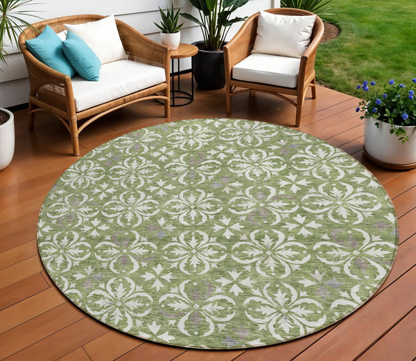 Homeroots 3' Black And Ivory Floral Washable Area Rug - Stylish And Versatile For Indoor Or Outdoor Use 8' Round Polyester 595945