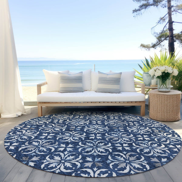 Homeroots 3' Black And Ivory Floral Washable Area Rug - Stylish And Versatile For Indoor Or Outdoor Use 8' Round Polyester 595975