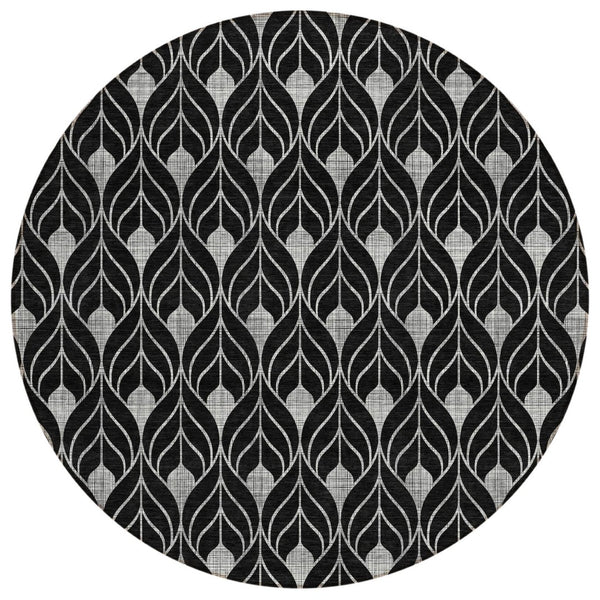 HomeRoots 5' Stylish Black and Ivory Geometric Area Rug for Indoor Outdoor Use – Machine Washable Durability 8' Round 596005