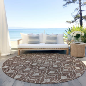 Homeroots 3' Beige And Taupe Geometric Washable Area Rug For Indoor Or Outdoor Use - Stylish And Durable 8' Round Polyester 596011