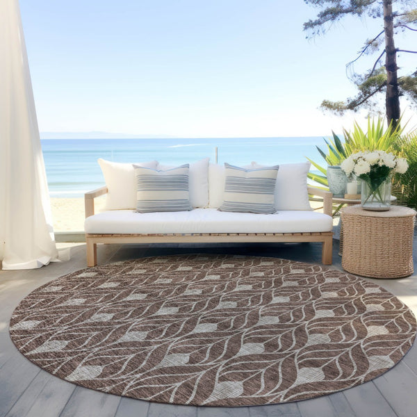 Homeroots 3' Beige And Taupe Geometric Washable Area Rug For Indoor Or Outdoor Use - Stylish And Durable 8' Round Polyester 596011