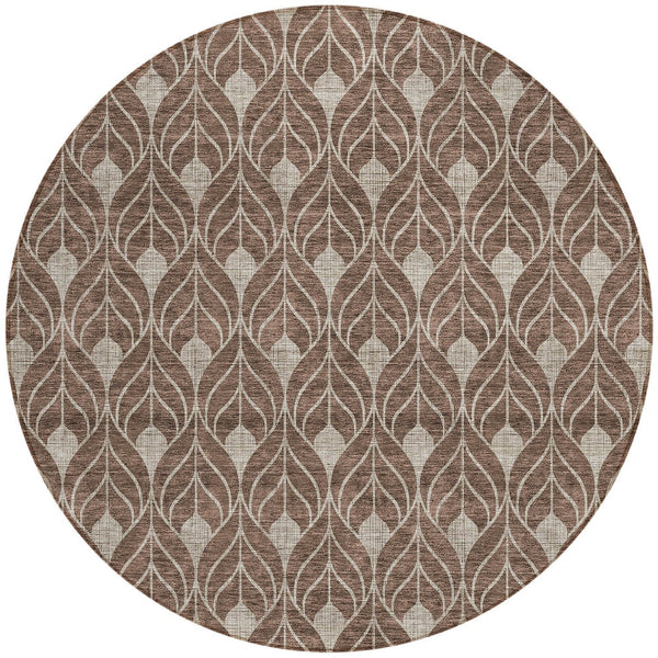 Homeroots 3' Beige And Taupe Geometric Washable Area Rug For Indoor Or Outdoor Use - Stylish And Durable 8' Round Polyester 596011