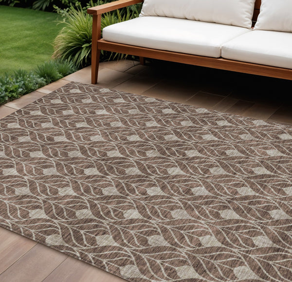 Homeroots 3' Beige And Taupe Geometric Washable Area Rug For Indoor Or Outdoor Use - Stylish And Durable 8' X 10' Polyester 596012