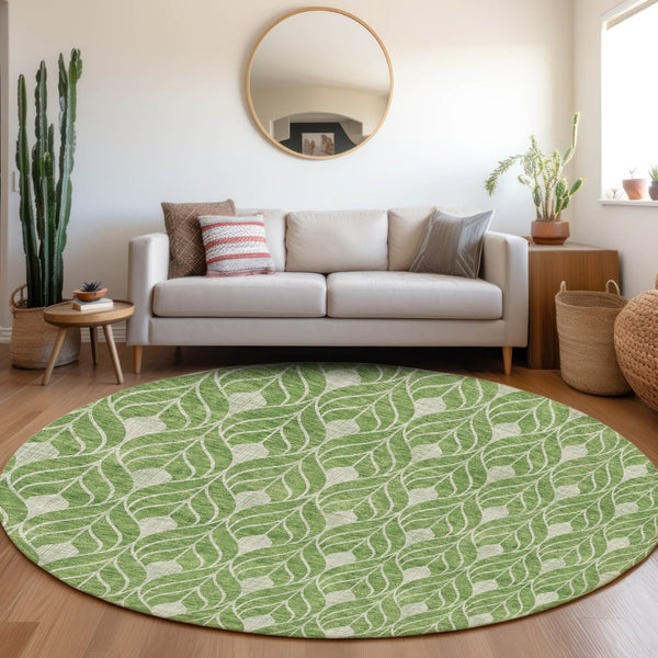 Homeroots 3' Beige And Taupe Geometric Washable Area Rug For Indoor Or Outdoor Use - Stylish And Durable 8' Round Polyester 596023