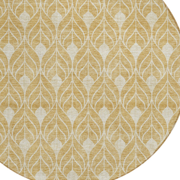 Homeroots 3' Beige And Taupe Geometric Washable Area Rug For Indoor Or Outdoor Use - Stylish And Durable 8' Round Polyester 596029