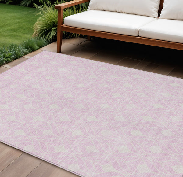 Homeroots 3' Beige And Taupe Geometric Washable Area Rug For Indoor Or Outdoor Use - Stylish And Durable 8' X 10' Polyester 596054