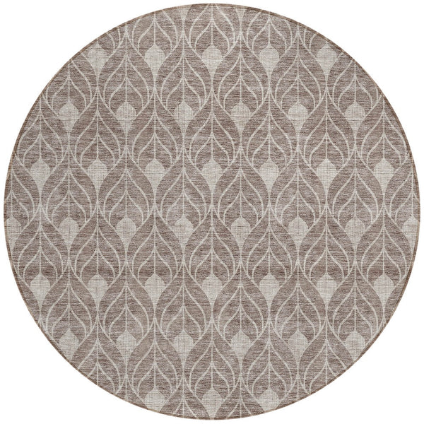Homeroots 3' Beige And Taupe Geometric Washable Area Rug For Indoor Or Outdoor Use - Stylish And Durable 8' Round Polyester 596071