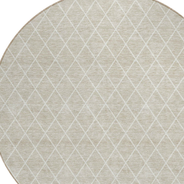 Homeroots 3' Beige And Ivory Geometric Washable Area Rug For Indoor And Outdoor Spaces - Durable Design! 8' Round Polyester 596077