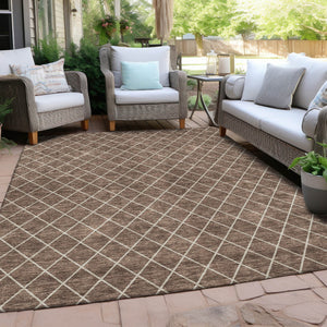 Homeroots 3' Beige And Ivory Geometric Washable Area Rug For Indoor And Outdoor Spaces - Durable Design! 5' X 8' Polyester 596088