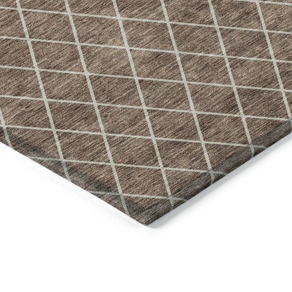 Homeroots 3' Beige And Ivory Geometric Washable Area Rug For Indoor And Outdoor Spaces - Durable Design! 10' X 14' Polyester 596092