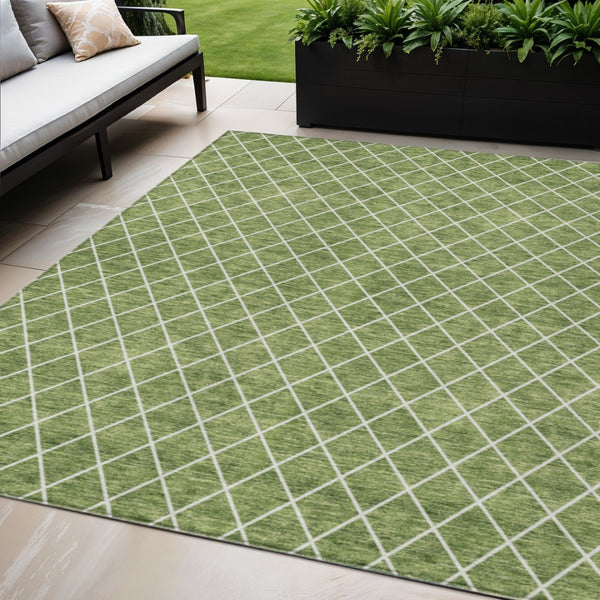 HomeRoots 5' Green and Ivory Geometric Washable Area Rug - Stylish, Durable, Indoor/Outdoor Design for Homes 5' X 8' 596100