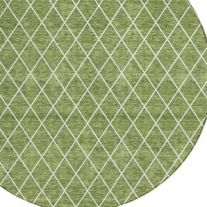 Homeroots 3' Beige And Ivory Geometric Washable Area Rug For Indoor And Outdoor Spaces - Durable Design! 8' Round Polyester 596101