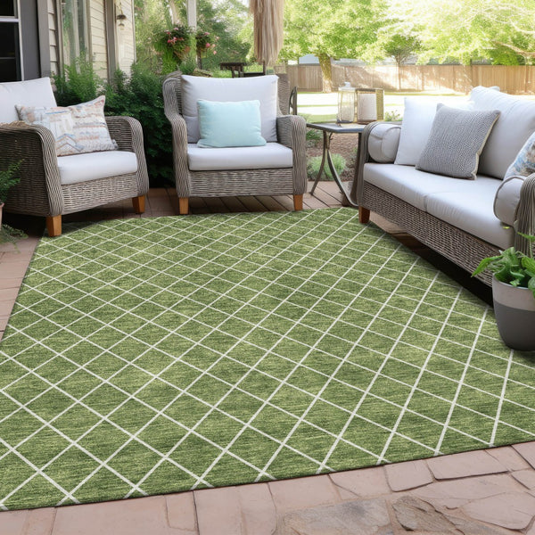 Homeroots 3' Beige And Ivory Geometric Washable Area Rug For Indoor And Outdoor Spaces - Durable Design! 8' X 10' Polyester 596102