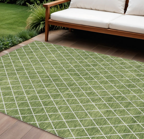 HomeRoots 9' X 12' Washable Green and Ivory Geometric Area Rug - Durable, Versatile, Perfect for Indoor/Outdoor Use 596103