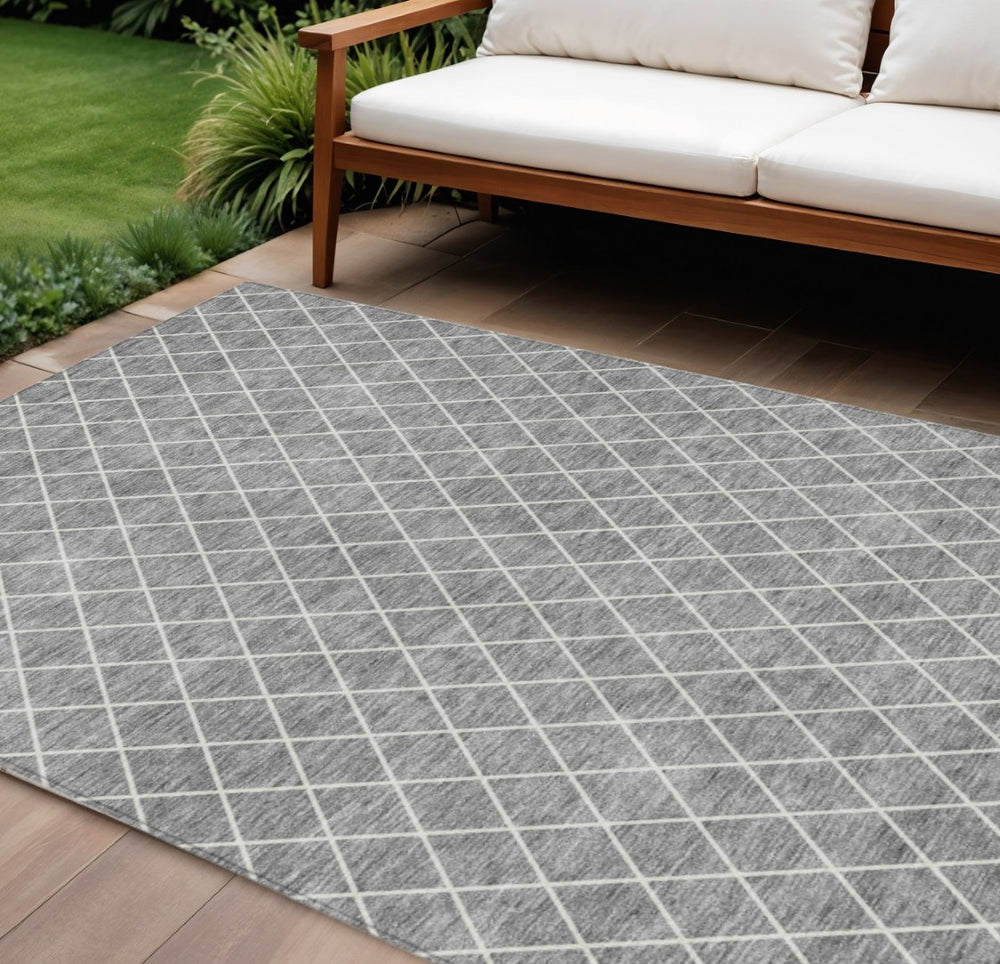 HomeRoots 5' Gray and Ivory Geometric Area Rug – Stylish, Washable Indoor/Outdoor Rug for High-Traffic Homes 8' X 10' 596108