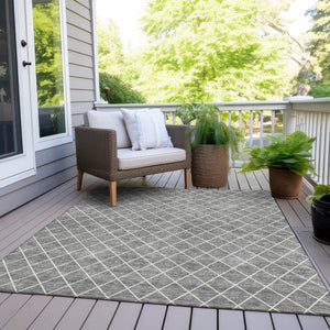 Homeroots 3' Beige And Ivory Geometric Washable Area Rug For Indoor And Outdoor Spaces - Durable Design! 8' X 10' Polyester 596108
