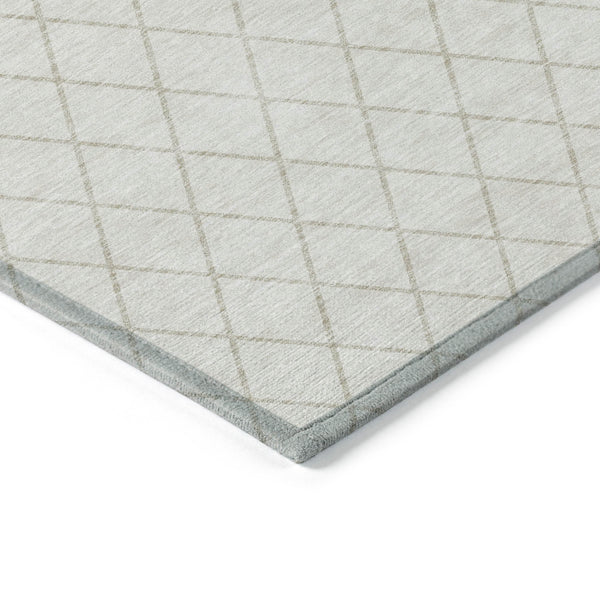 Homeroots 3' Beige And Ivory Geometric Washable Area Rug For Indoor And Outdoor Spaces - Durable Design! 3' X 5' Polyester 596111