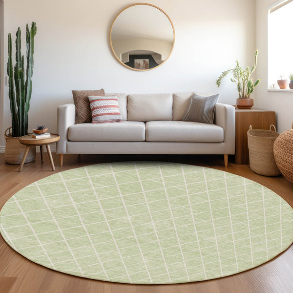 Homeroots 3' Beige And Ivory Geometric Washable Area Rug For Indoor And Outdoor Spaces - Durable Design! 8' Round Polyester 596125