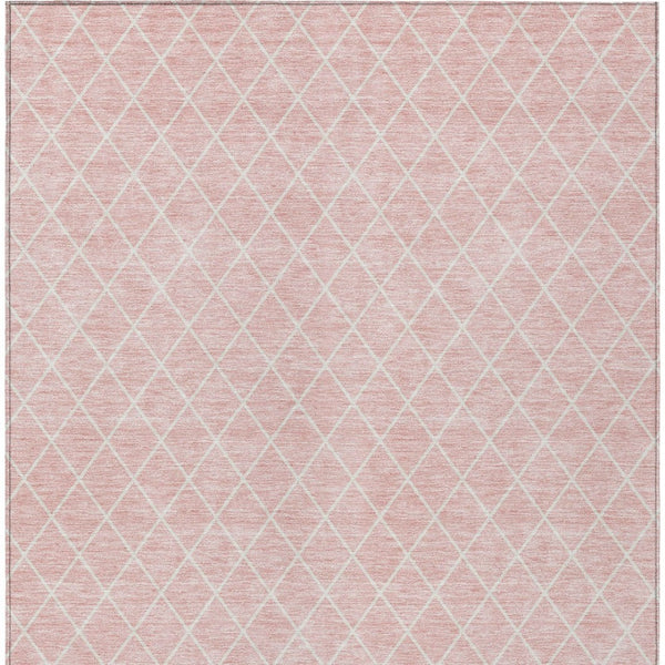 Homeroots 3' Beige And Ivory Geometric Washable Area Rug For Indoor And Outdoor Spaces - Durable Design! 5' X 8' Polyester 596136