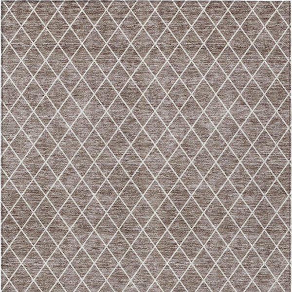 Homeroots 3' Beige And Ivory Geometric Washable Area Rug For Indoor And Outdoor Spaces - Durable Design! 5' X 8' Polyester 596148