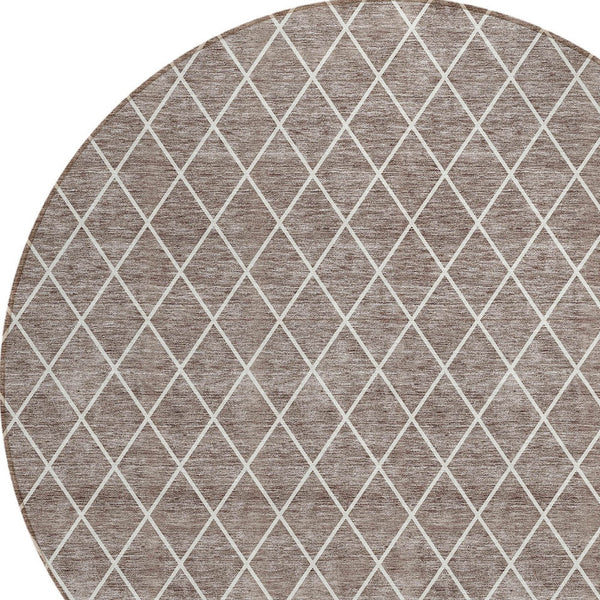 Homeroots 3' Beige And Ivory Geometric Washable Area Rug For Indoor And Outdoor Spaces - Durable Design! 8' Round Polyester 596149