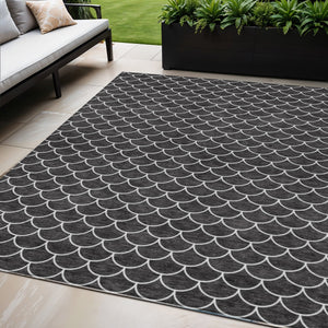 Homeroots 3' Stylish Beige And Ivory Geometric Washable Area Rug For Indoor And Outdoor Spaces, Durable Design 5' X 8' Polyester 596166