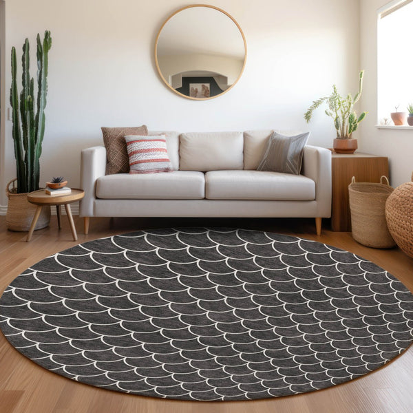 Homeroots 3' Stylish Beige And Ivory Geometric Washable Area Rug For Indoor And Outdoor Spaces, Durable Design 8' Round Polyester 596167