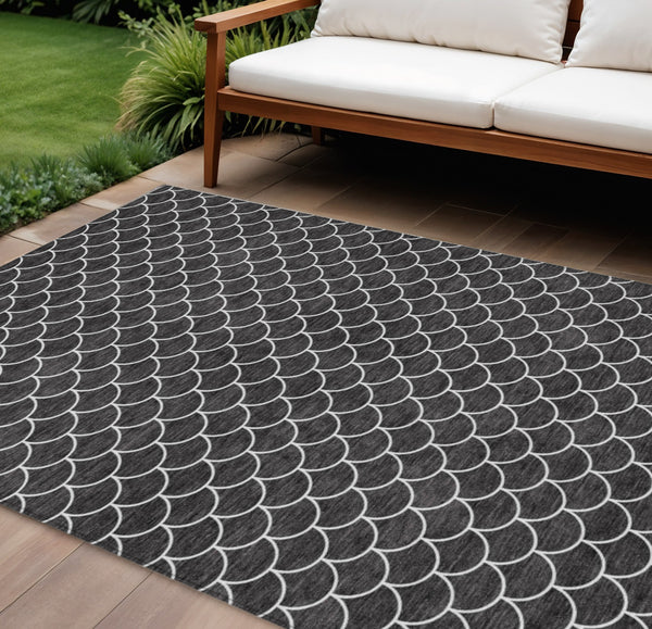 Homeroots 3' Stylish Beige And Ivory Geometric Washable Area Rug For Indoor And Outdoor Spaces, Durable Design 8' X 10' Polyester 596168