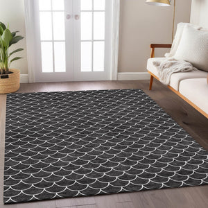 Homeroots 3' Stylish Beige And Ivory Geometric Washable Area Rug For Indoor And Outdoor Spaces, Durable Design 10' X 14' Polyester 596170