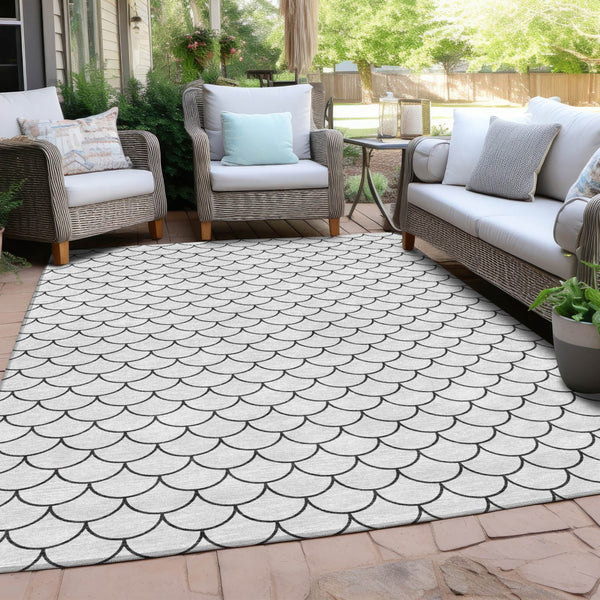 Homeroots 3' Stylish Beige And Ivory Geometric Washable Area Rug For Indoor And Outdoor Spaces, Durable Design 9' X 12' Polyester 596223