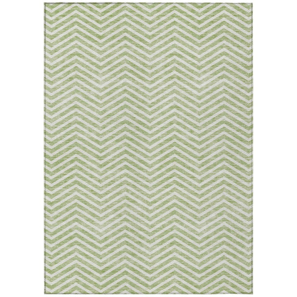 HomeRoots 5' Artichoke Green and Ivory Chevron Area Rug - Stylish, Washable Indoor/Outdoor Accent for Any Space 5' X 8' 596232