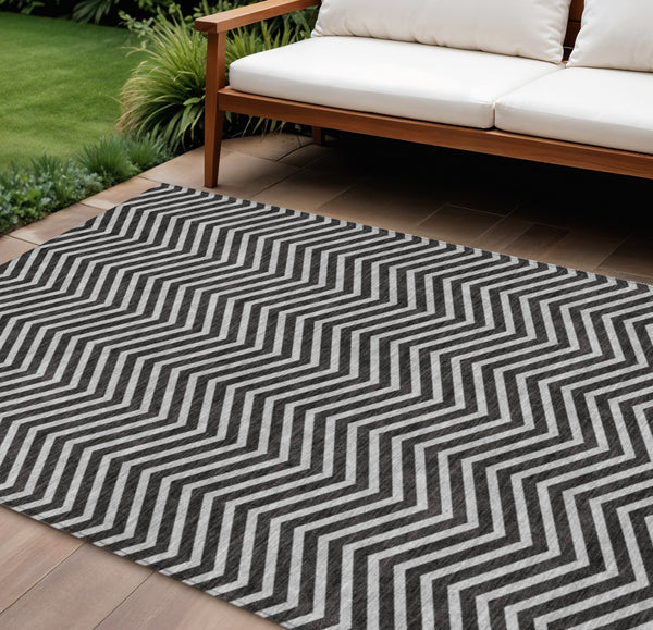 Homeroots 3' Artichoke Green Chevron Indoor Outdoor Area Rug - Stylish, Washable, Durable For High Traffic Areas 9' X 12' Polyester 596247
