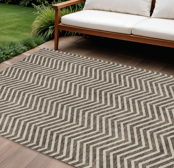 Homeroots 3' Artichoke Green Chevron Indoor Outdoor Area Rug - Stylish, Washable, Durable For High Traffic Areas 9' X 12' Polyester 596253