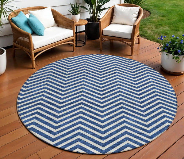 Homeroots 3' Artichoke Green Chevron Indoor Outdoor Area Rug - Stylish, Washable, Durable For High Traffic Areas 8' Round Polyester 596257