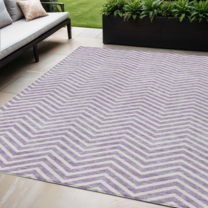 Homeroots 3' Artichoke Green Chevron Indoor Outdoor Area Rug - Stylish, Washable, Durable For High Traffic Areas 5' X 8' Polyester 596280