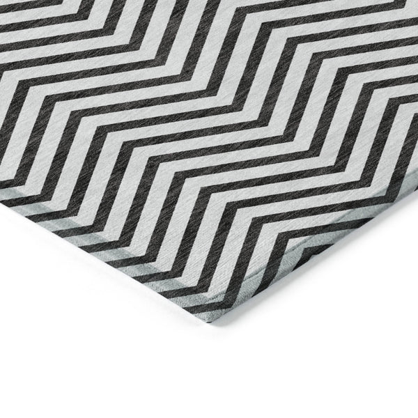Homeroots 3' Artichoke Green Chevron Indoor Outdoor Area Rug - Stylish, Washable, Durable For High Traffic Areas 5' X 8' Polyester 596298