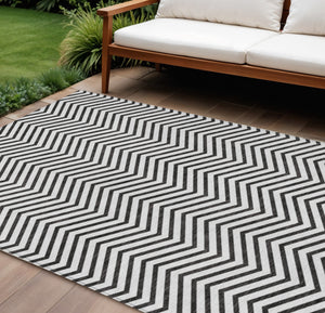 Homeroots 3' Artichoke Green Chevron Indoor Outdoor Area Rug - Stylish, Washable, Durable For High Traffic Areas 9' X 12' Polyester 596301