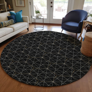 Homeroots 3' Black And Ivory Geometric Washable Area Rug - Perfect For Indoor And Outdoor Spaces, Durable Design 8' Round Polyester 596718