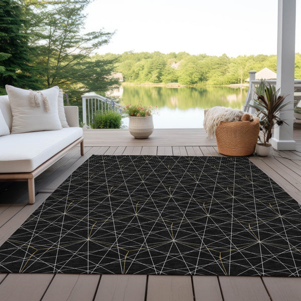 Homeroots 3' Black And Ivory Geometric Washable Area Rug - Perfect For Indoor And Outdoor Spaces, Durable Design 9' X 12' Polyester 596720