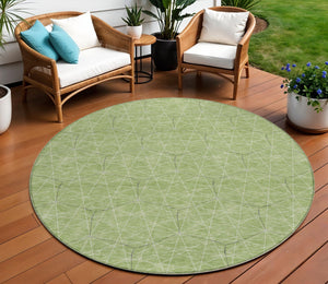Homeroots 3' Black And Ivory Geometric Washable Area Rug - Perfect For Indoor And Outdoor Spaces, Durable Design 8' Round Polyester 596730
