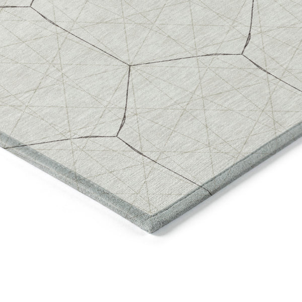 Homeroots 3' Black And Ivory Geometric Washable Area Rug - Perfect For Indoor And Outdoor Spaces, Durable Design 5' X 8' Polyester 596747