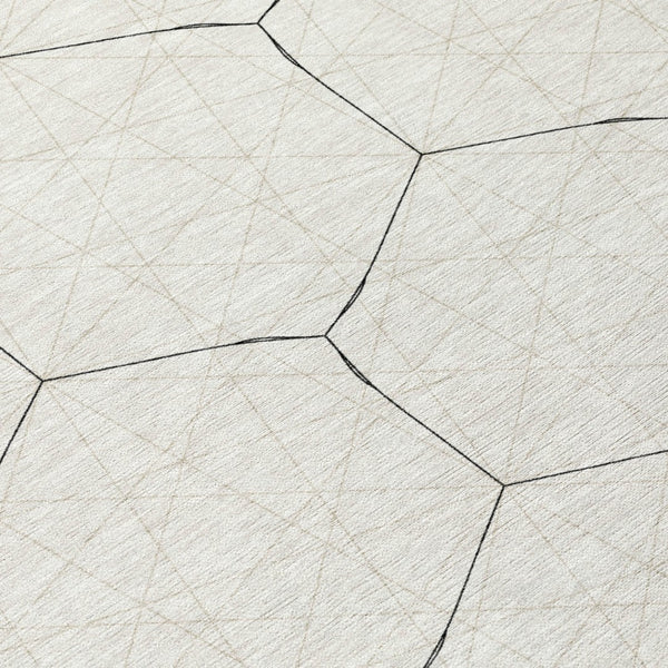 Homeroots 3' Black And Ivory Geometric Washable Area Rug - Perfect For Indoor And Outdoor Spaces, Durable Design 8' Round Polyester 596754