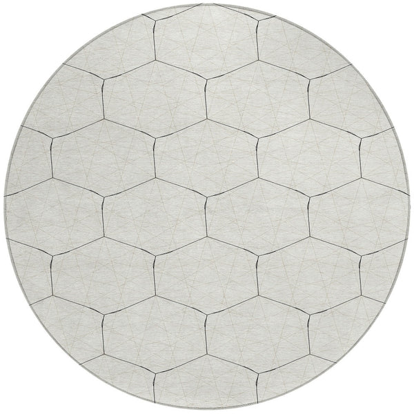 Homeroots 3' Black And Ivory Geometric Washable Area Rug - Perfect For Indoor And Outdoor Spaces, Durable Design 8' Round Polyester 596754
