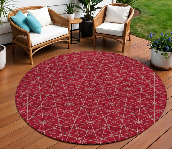 Homeroots 3' Black And Ivory Geometric Washable Area Rug - Perfect For Indoor And Outdoor Spaces, Durable Design 8' Round Polyester 596760