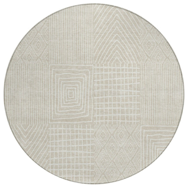 HomeRoots 5' Beige and Ivory Geometric Indoor Outdoor Area Rug – Stylish, Durable, Washable for Everyday Use 8' Round 596898