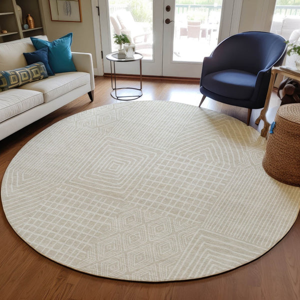 Homeroots 3' Beige And Ivory Geometric Washable Area Rug - Versatile Indoor Outdoor Design For Any Space 8' Round Polyester 596898