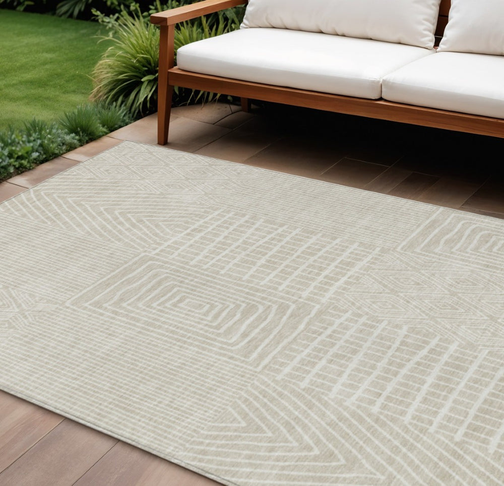 HomeRoots 5' Beige and Ivory Geometric Indoor Outdoor Area Rug – Stylish, Durable, Washable for Everyday Use 8' X 10' 596899