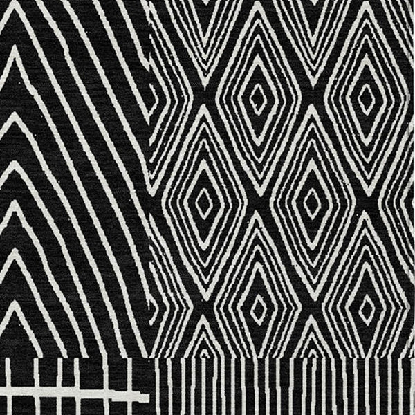 Homeroots 3' Beige And Ivory Geometric Washable Area Rug - Versatile Indoor Outdoor Design For Any Space 9' X 12' Polyester 596906