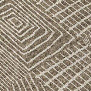Homeroots 3' Beige And Ivory Geometric Washable Area Rug - Versatile Indoor Outdoor Design For Any Space 5' X 8' Polyester 596909